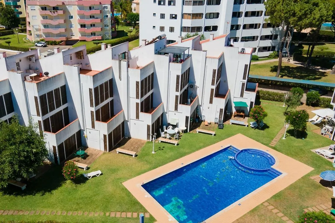 Appartement Cozy Getaway W/ Pool In Vilamoura By Lovelystay